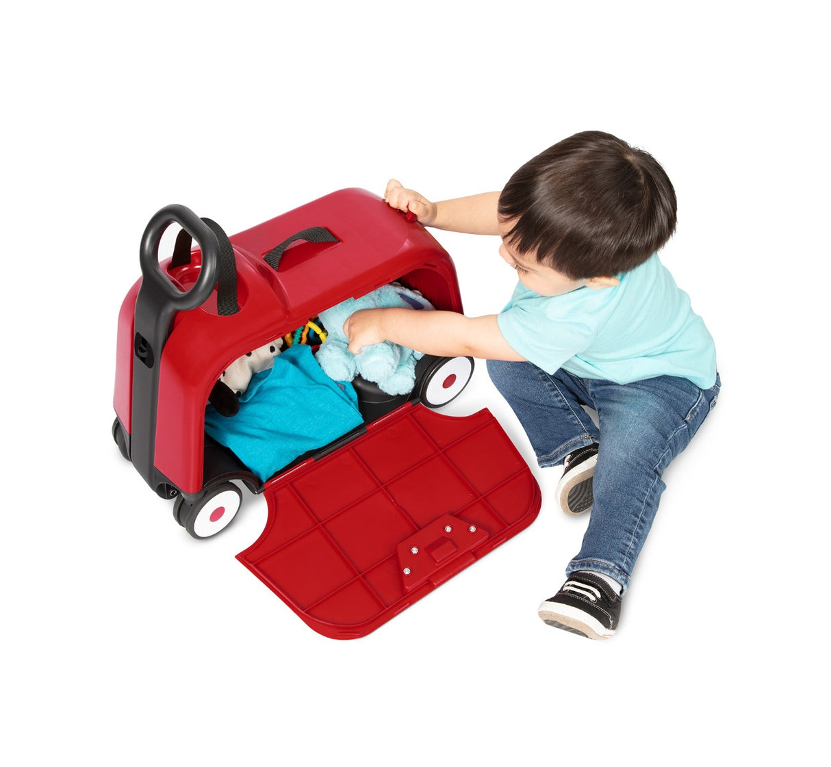 Girl carrying 3-in-1 Happy Trav’ler: Camper with built-in handle
